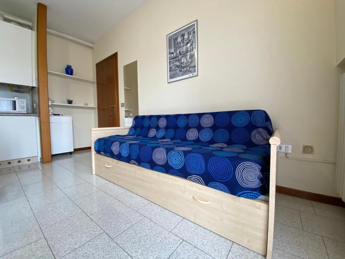 FREE PARKING - BLUE APARTMENT vicino AL CENTRO Sirmione Exterior foto