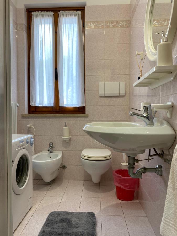 FREE PARKING - BLUE APARTMENT vicino AL CENTRO Sirmione Exterior foto